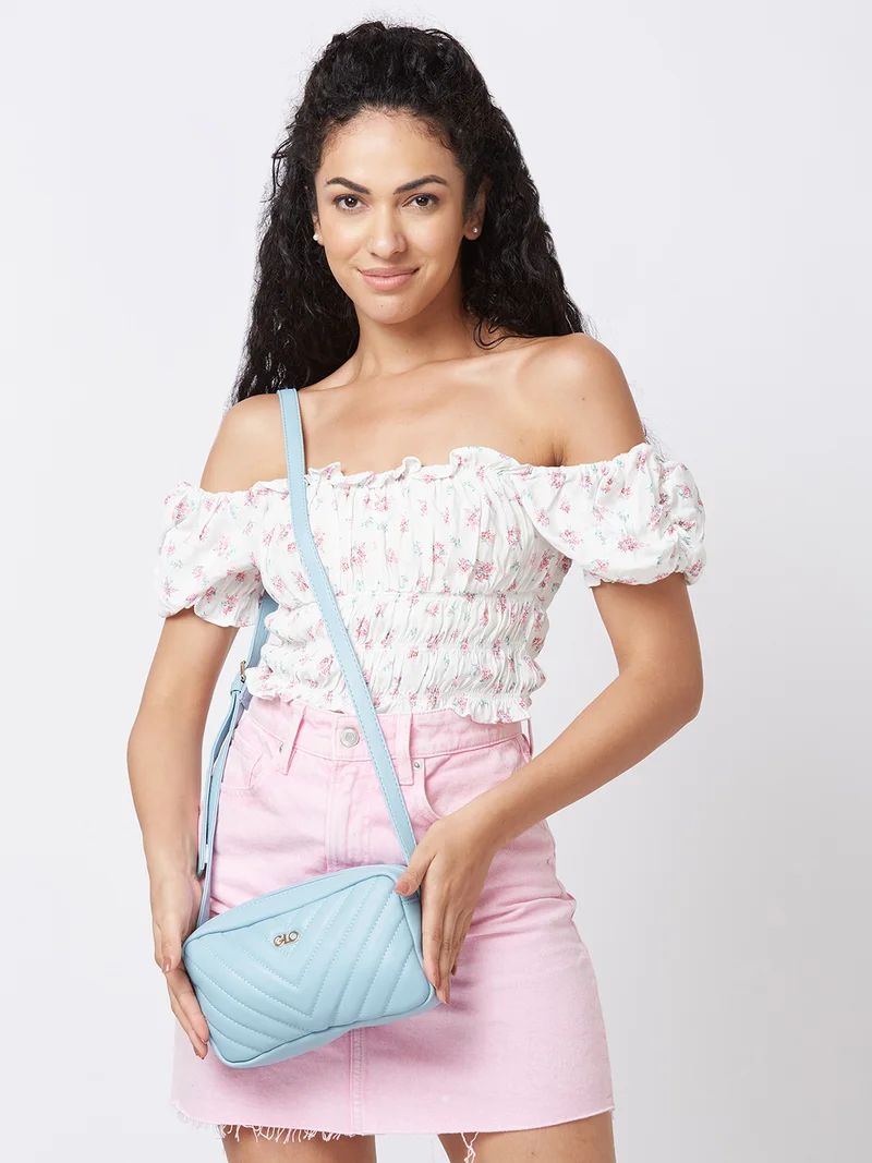 جلو باص حقيبة كروس بودي نسائية بلون أزرق جليدي بنقوش بارزة